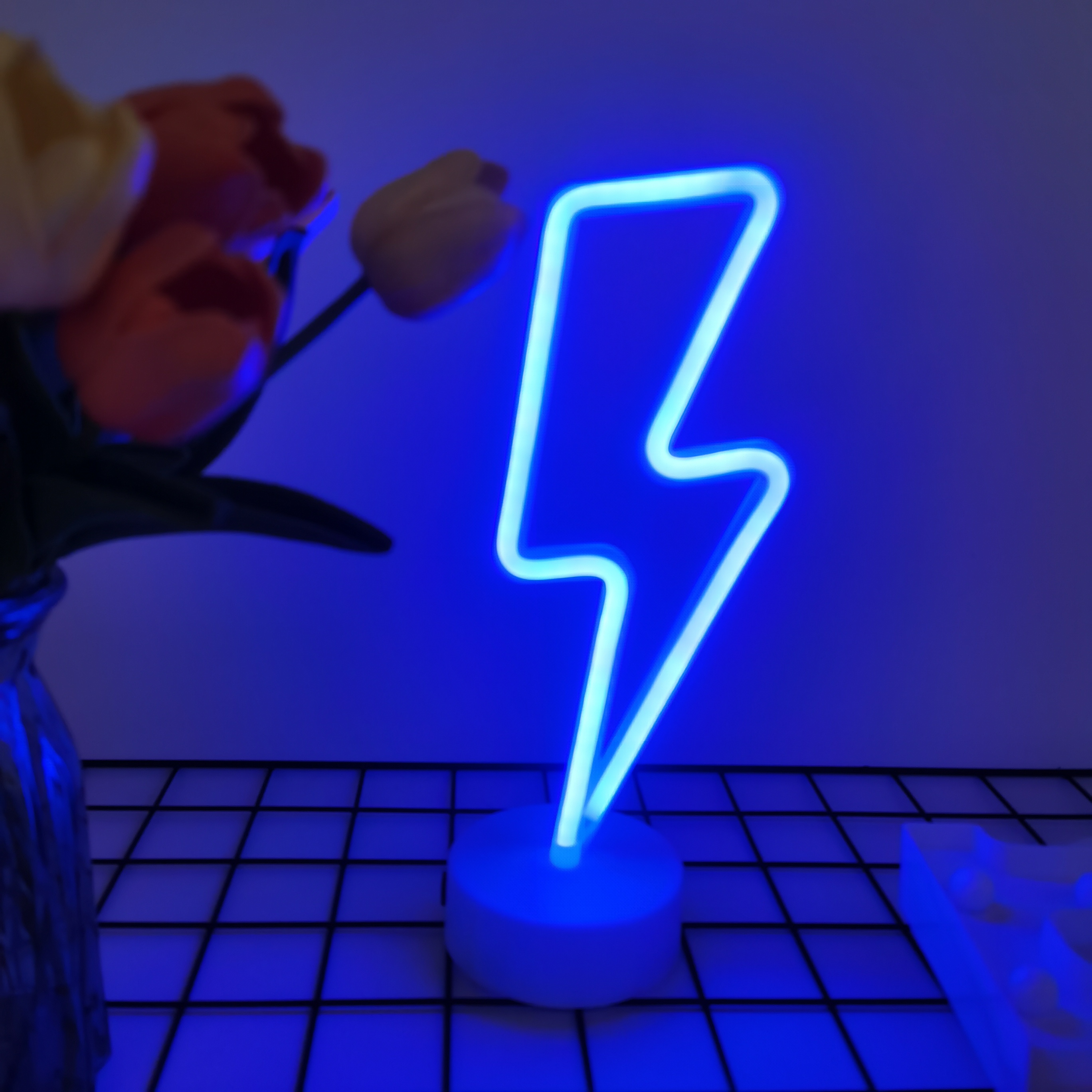 Lightning LED neon light, USB  – обзор и цена Party Games Switch